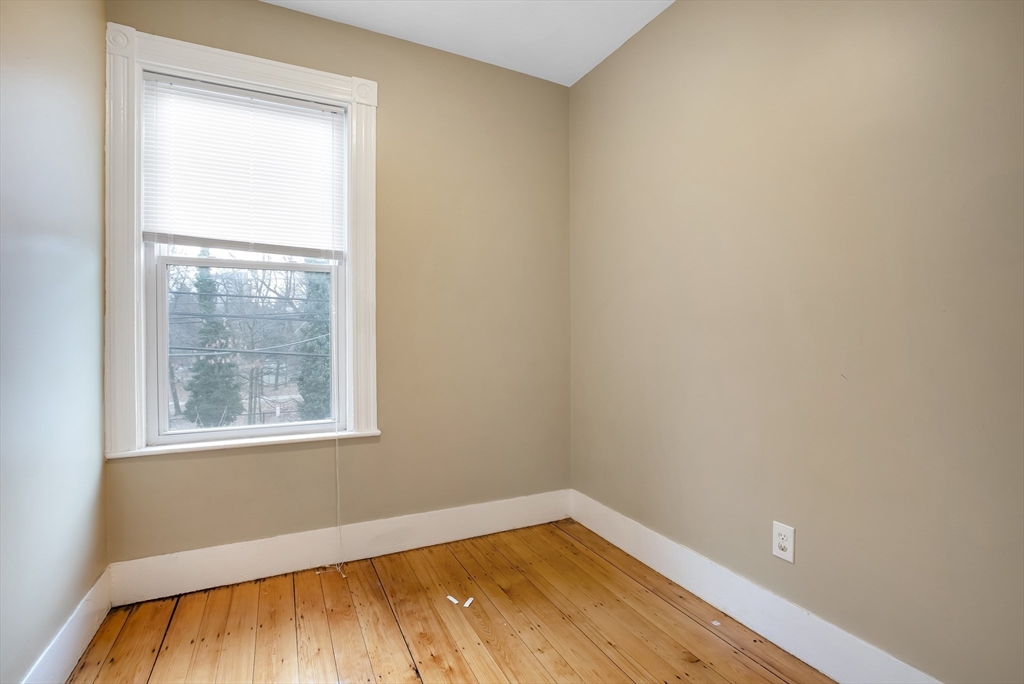 4 bed, 1 bath apartment for rent at 199 Beacon St Unit A, Somerville — photo 5 of 12
