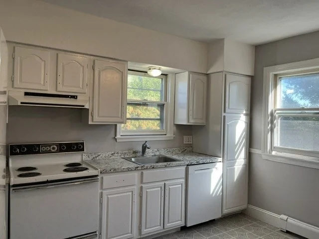 3 bed, 1 bath apartment for rent at 199 Burrill St Unit 2, Swampscott — photo 11 of 12