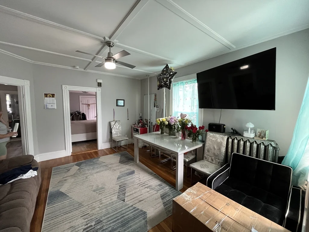 2 bed, 1 bath apartment for rent at 199 Burrill Unit 1, Swampscott — photo 2 of 9