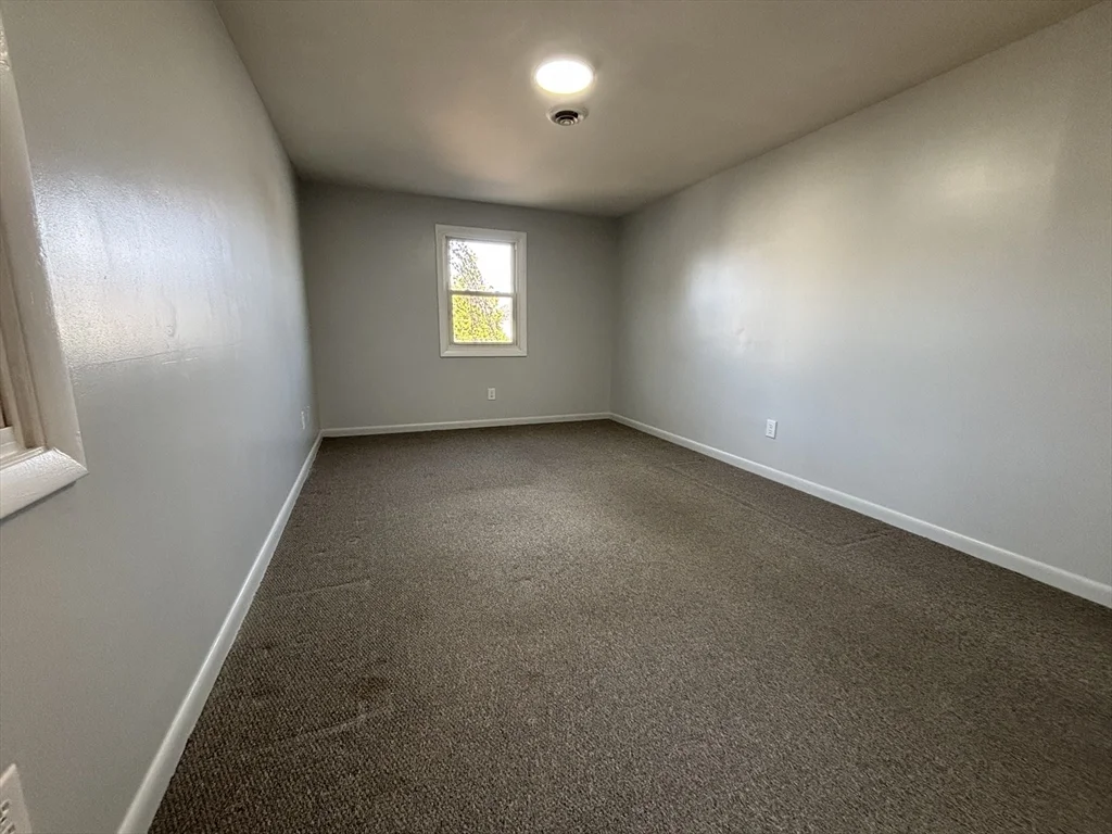 2 bed, 1 bath apartment for rent at 199 Flint St Unit 2R, Fall River — photo 5 of 10