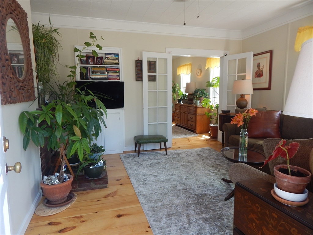 2 bed, 2 bath apartment for rent at 199 Granite St, Rockport — photo 2 of 15