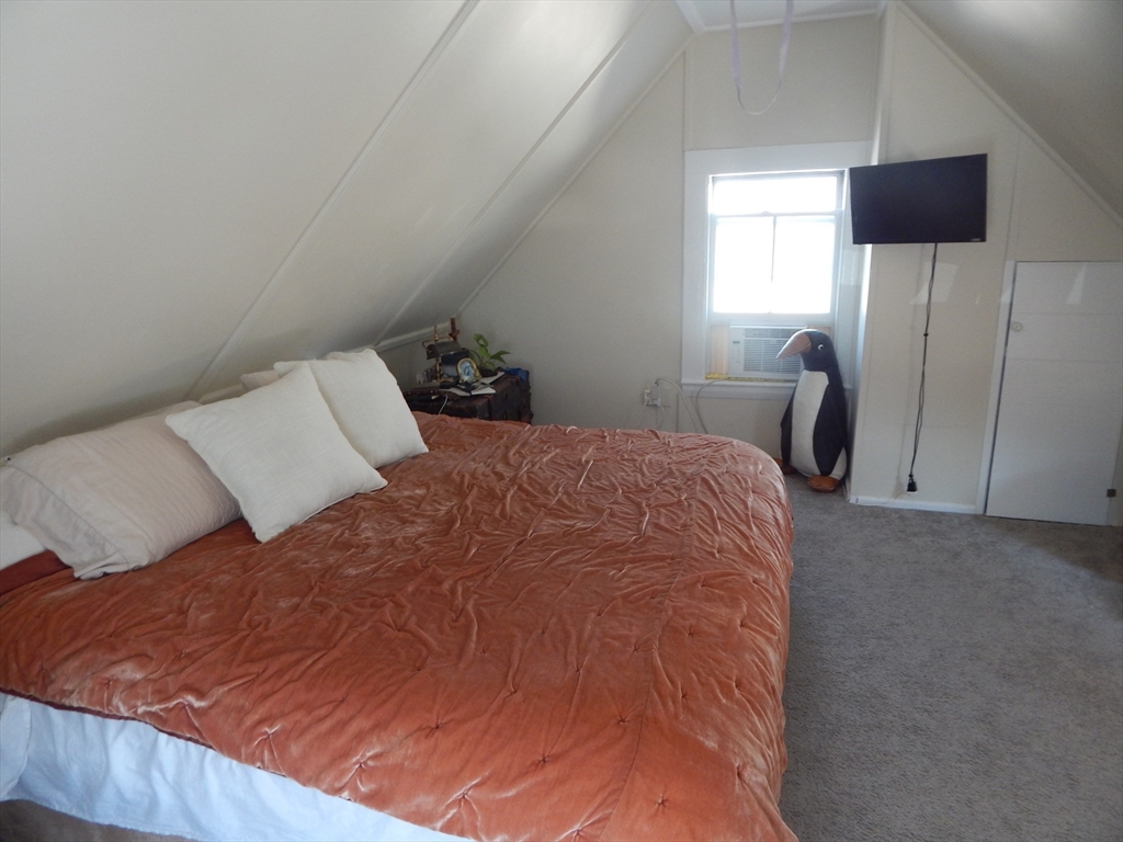 2 bed, 2 bath apartment for rent at 199 Granite St, Rockport — photo 13 of 15