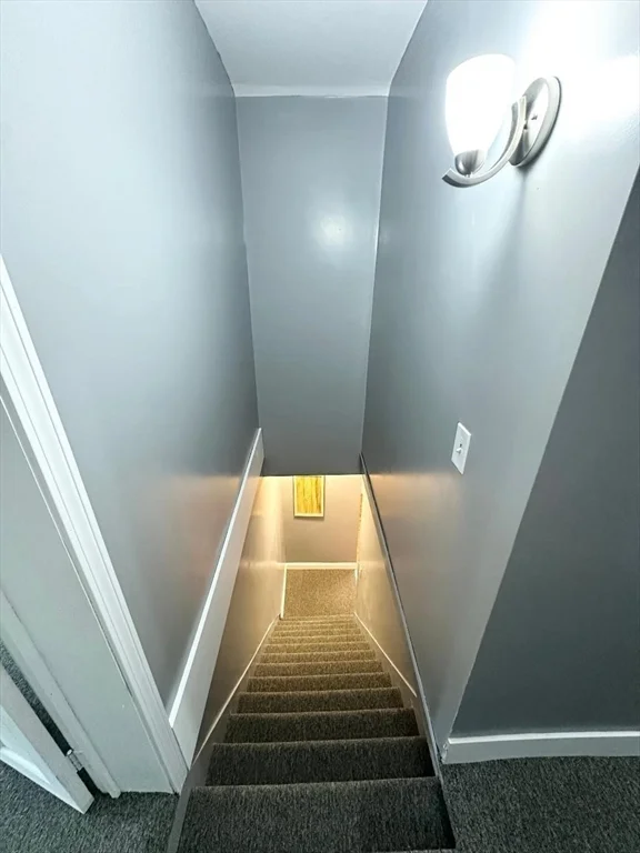 3 bed, 1 bath apartment for rent at 199 High St Unit 1, Athol — photo 12 of 26