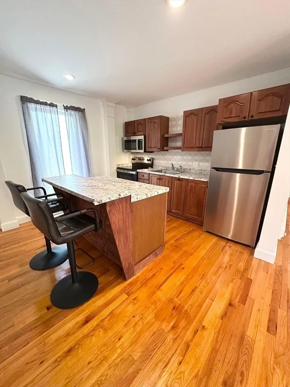 3 bed, 1 bath apartment for rent at 199 High St Unit 1, Athol — photo 5 of 26
