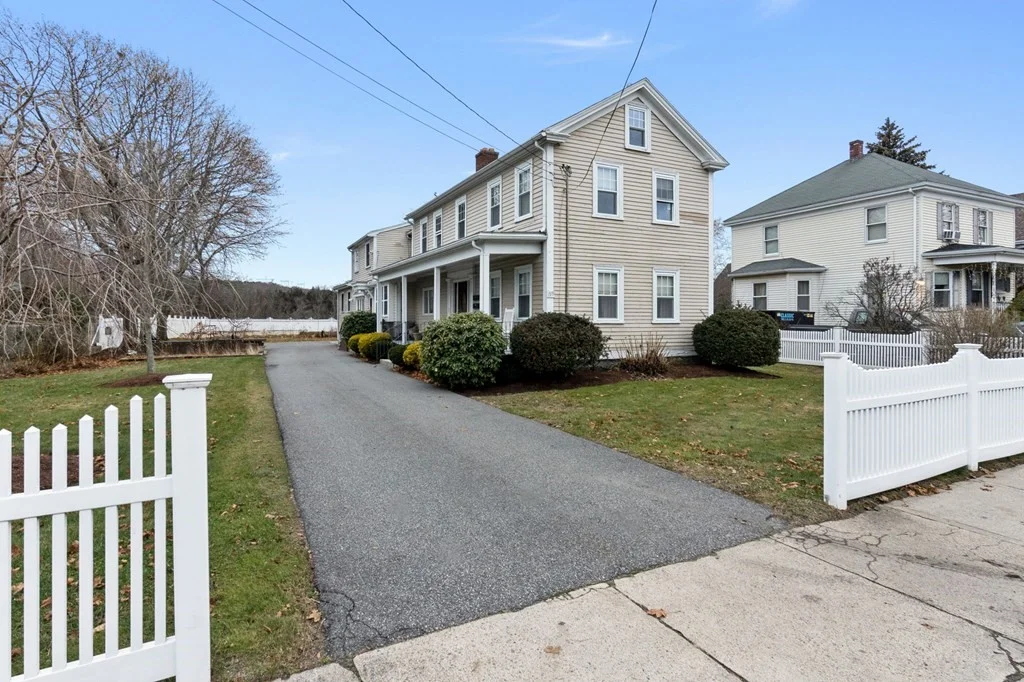 3 bed, 2 bath apartment for rent at 199 Lynn St Unit 2, South Peabody — photo 1 of 15