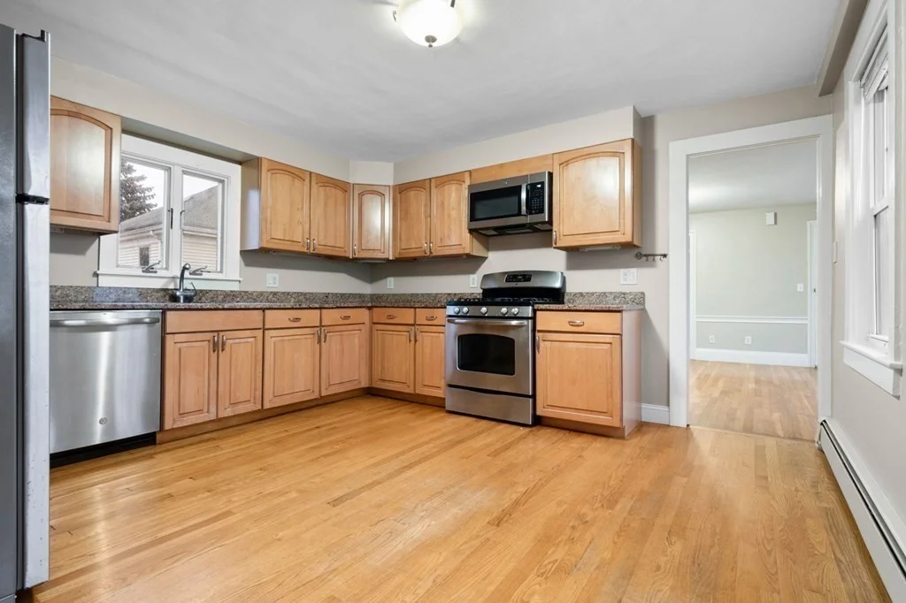 3 bed, 2 bath apartment for rent at 199 Lynn St Unit 2, South Peabody — photo 6 of 15