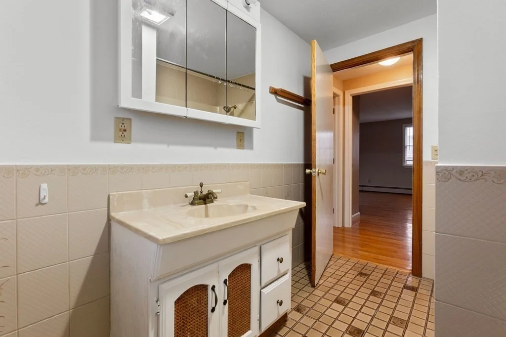 3 bed, 2 bath apartment for rent at 199 Lynn St Unit 2, South Peabody — photo 12 of 15