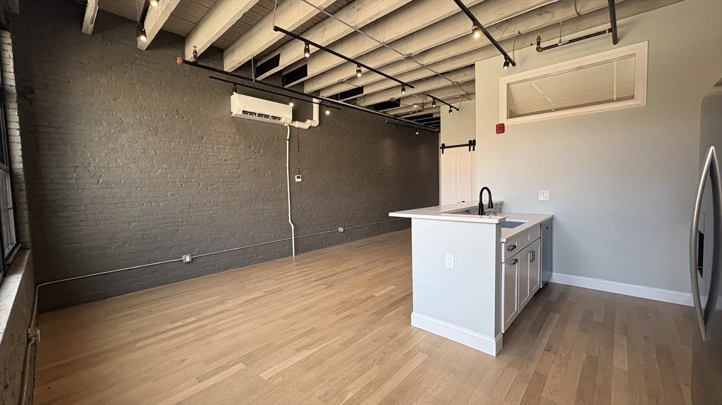 1 bed, 1 bath apartment for rent at 199 Market St Unit 2, Downtown — photo 3 of 11