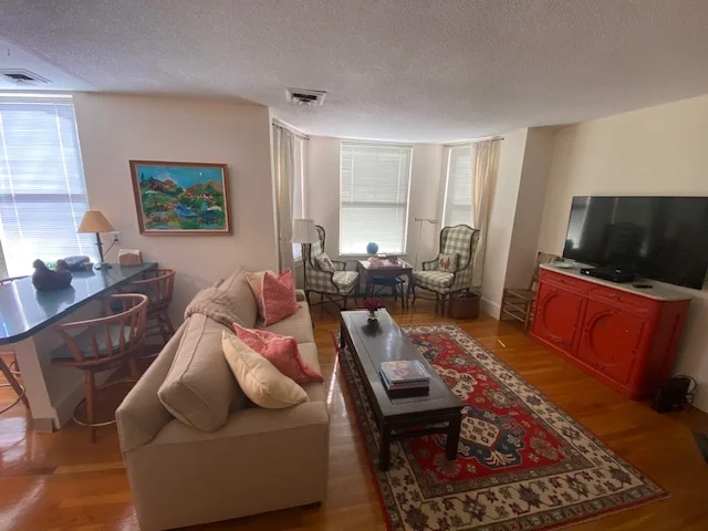 1 bed, 1 bath apartment for rent at 199 Marlborough St Unit 303, Back Bay