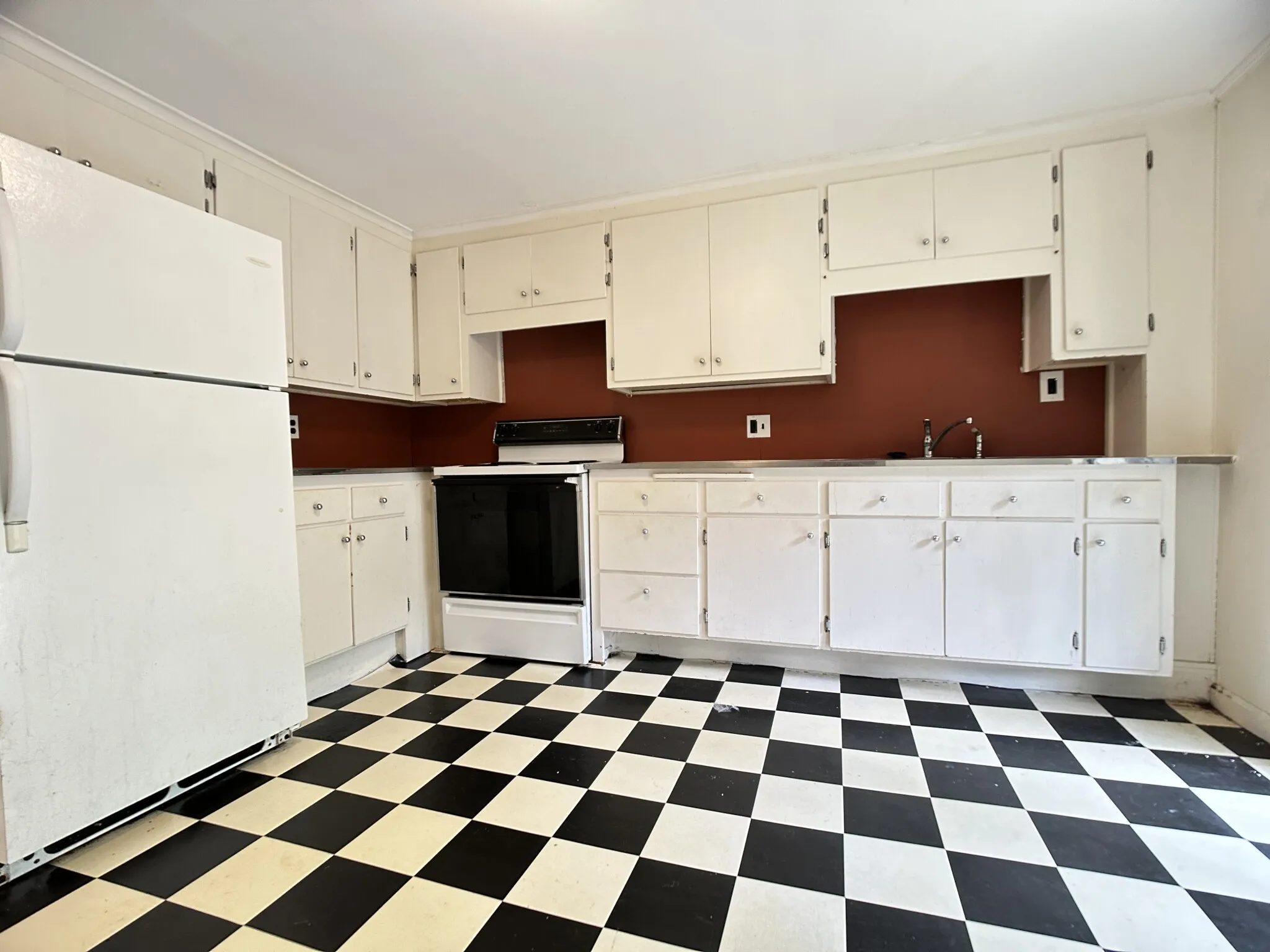 2 bed, 1 bath apartment for rent at 199 Mount Auburn St Unit 1, West Cambridge