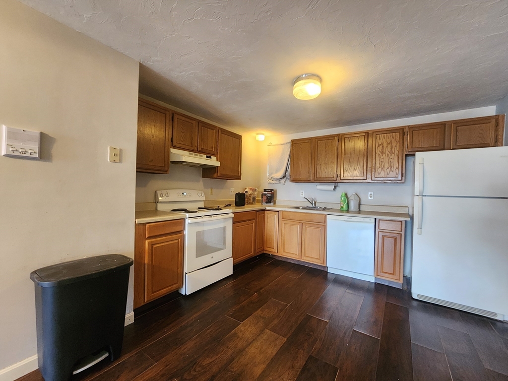 2 bed, 1 bath apartment for rent at 199 Perry Unit 7, Worcester — photo 8 of 23