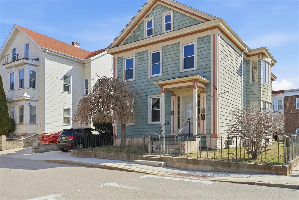 2 bed, 1 bath apartment for rent at 199 Purchase St Unit 2, Fall River — photo 1 of 8