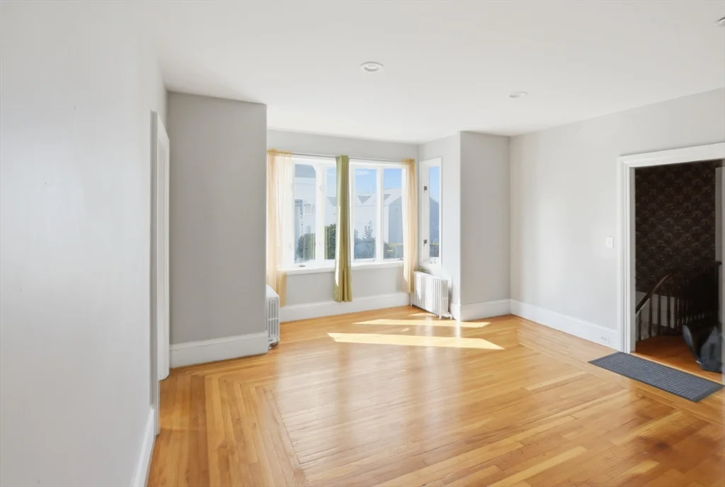 2 bed, 1 bath apartment for rent at 199 Purchase St Unit 2, Fall River — photo 5 of 8