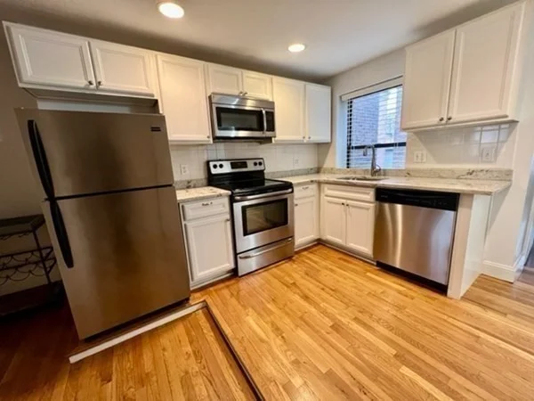 2 bed, 1 bath apartment for rent at 199 Salem St Unit 3, North End — photo 3 of 9