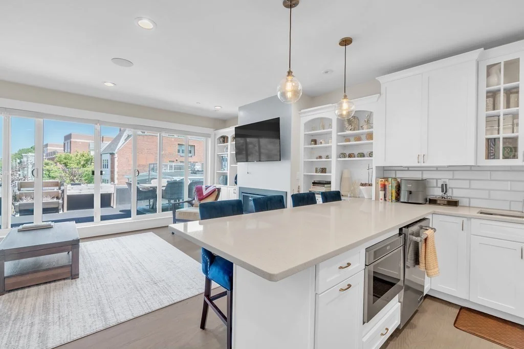 2 bed, 2 bath apartment for rent at 199 W 8th Unit 6, South Boston — photo 4 of 28