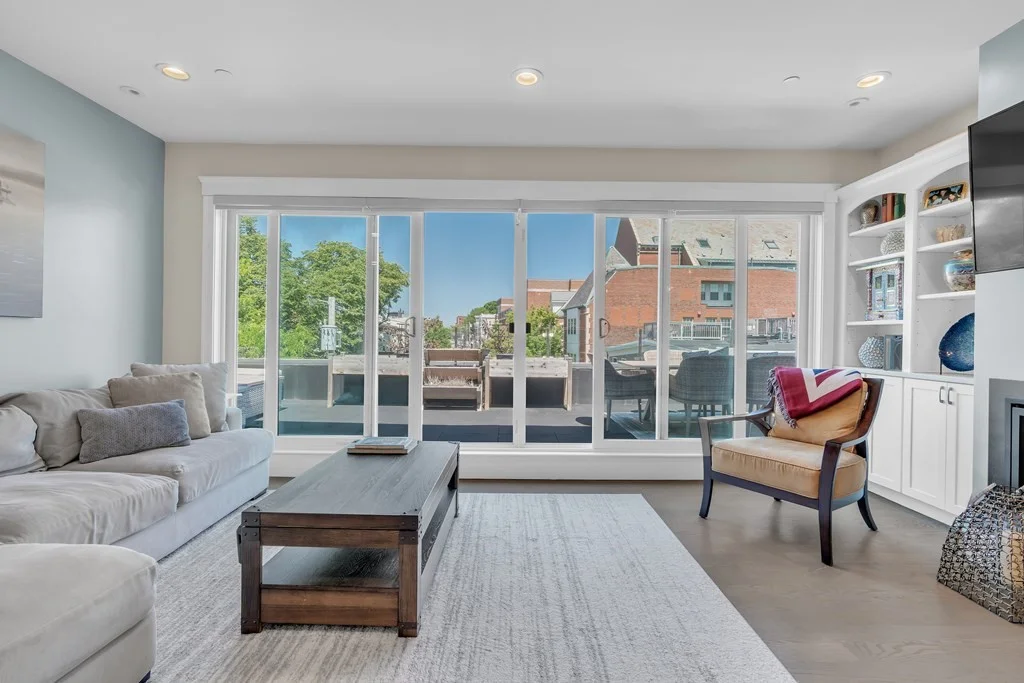 2 bed, 2 bath apartment for rent at 199 W 8th Unit 6, South Boston — photo 11 of 28