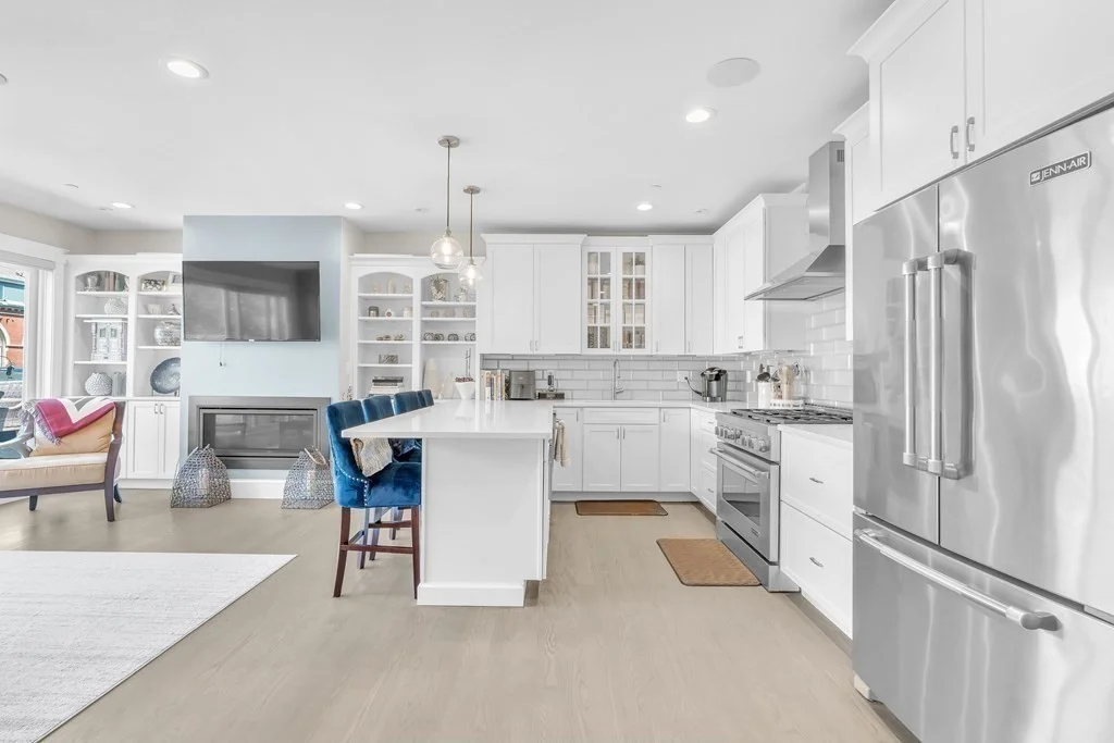 2 bed, 2 bath apartment for rent at 199 W 8th Unit 6, South Boston — photo 7 of 28