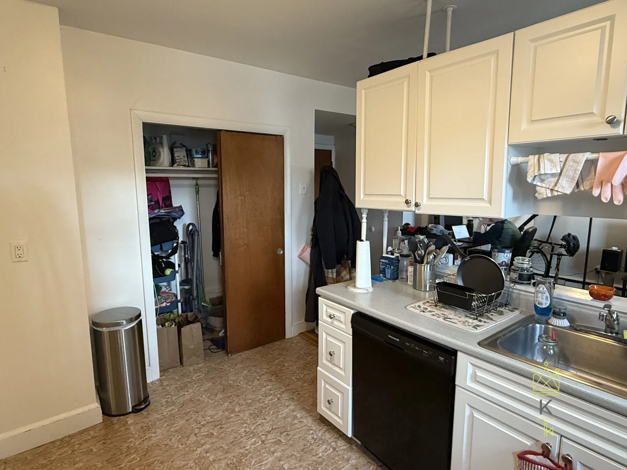1 bed, 1 bath apartment for rent at 199 Winthrop Rd Unit 02, Aspinwall Hill — photo 5 of 10