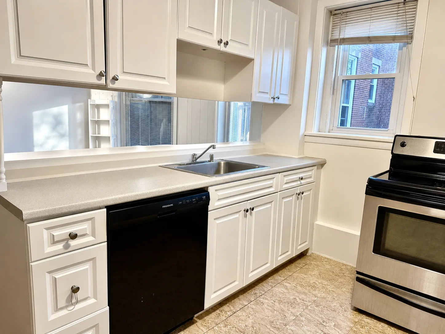 1 bed, 1 bath apartment for rent at 199 Winthrop Rd Unit 2, Aspinwall Hill — photo 8 of 14