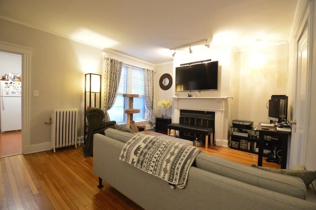 2 bed, 1 bath apartment for rent at 1992 Commonwealth Ave Unit 2, Brighton — photo 1 of 18