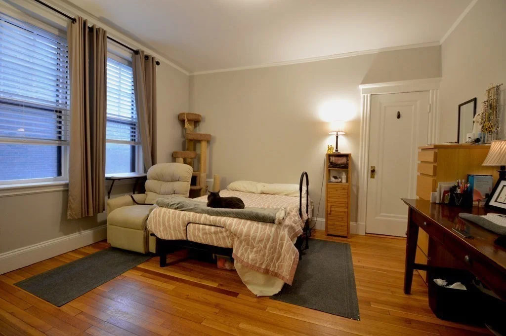2 bed, 1 bath apartment for rent at 1992 Commonwealth Ave Unit 2, Brighton — photo 3 of 18