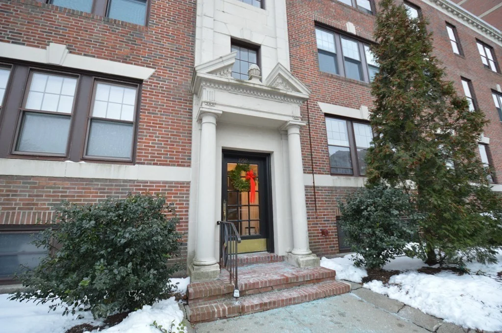 2 bed, 1 bath apartment for rent at 1992 Commonwealth Ave Unit 2, Brighton — photo 16 of 18