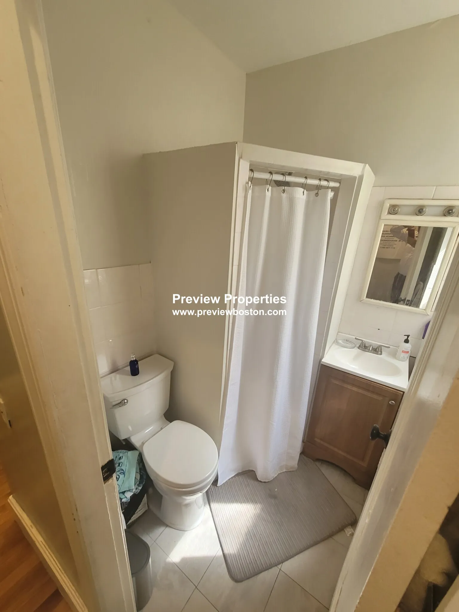 Studio bed, 1 bath apartment for rent at 1997 Commonwealth Ave Unit 1P, Brighton — photo 3 of 9