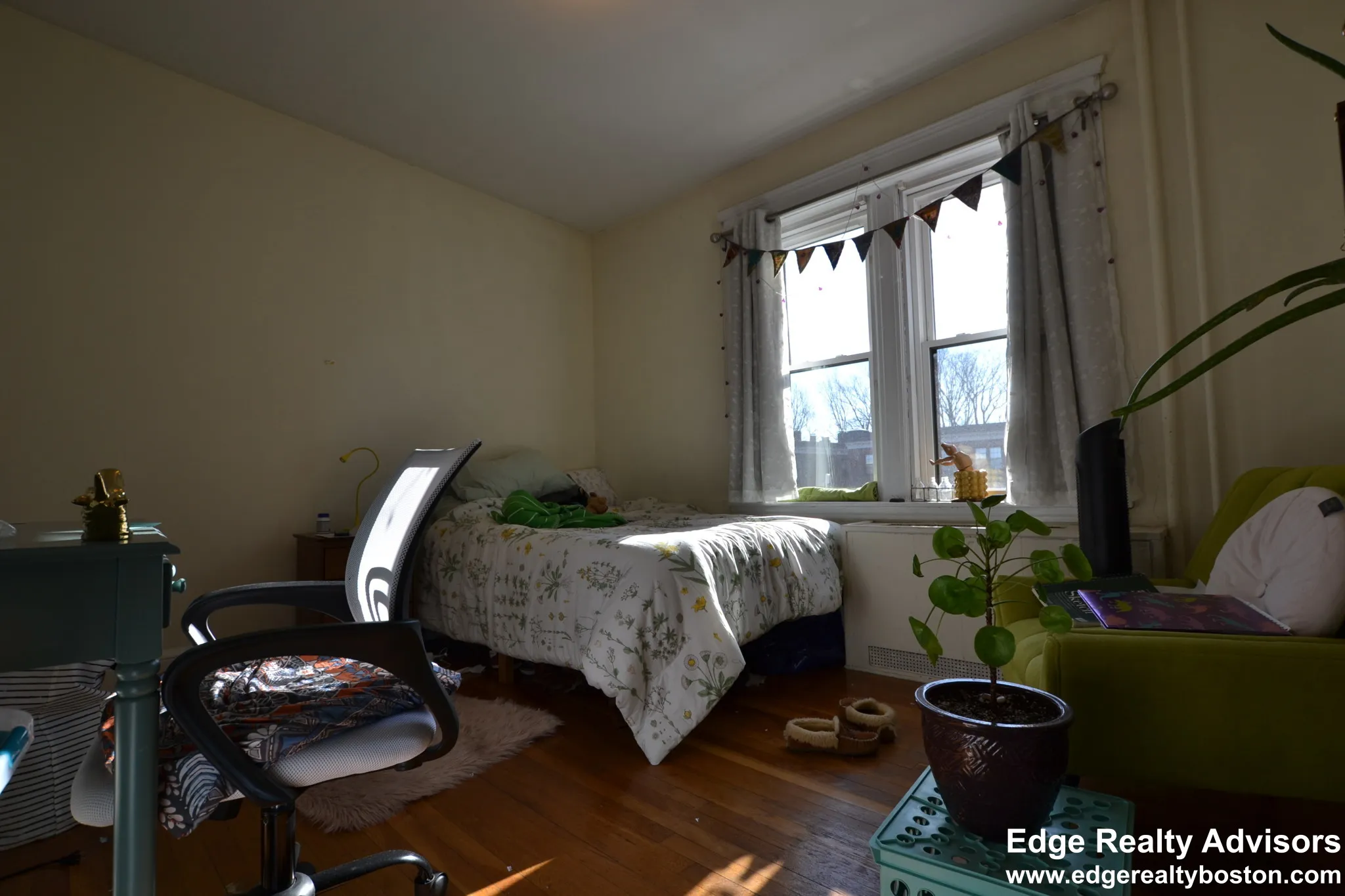 3 bed, 1 bath apartment for rent at 1999 Commonwealth Ave Unit 12, Brighton — photo 5 of 10