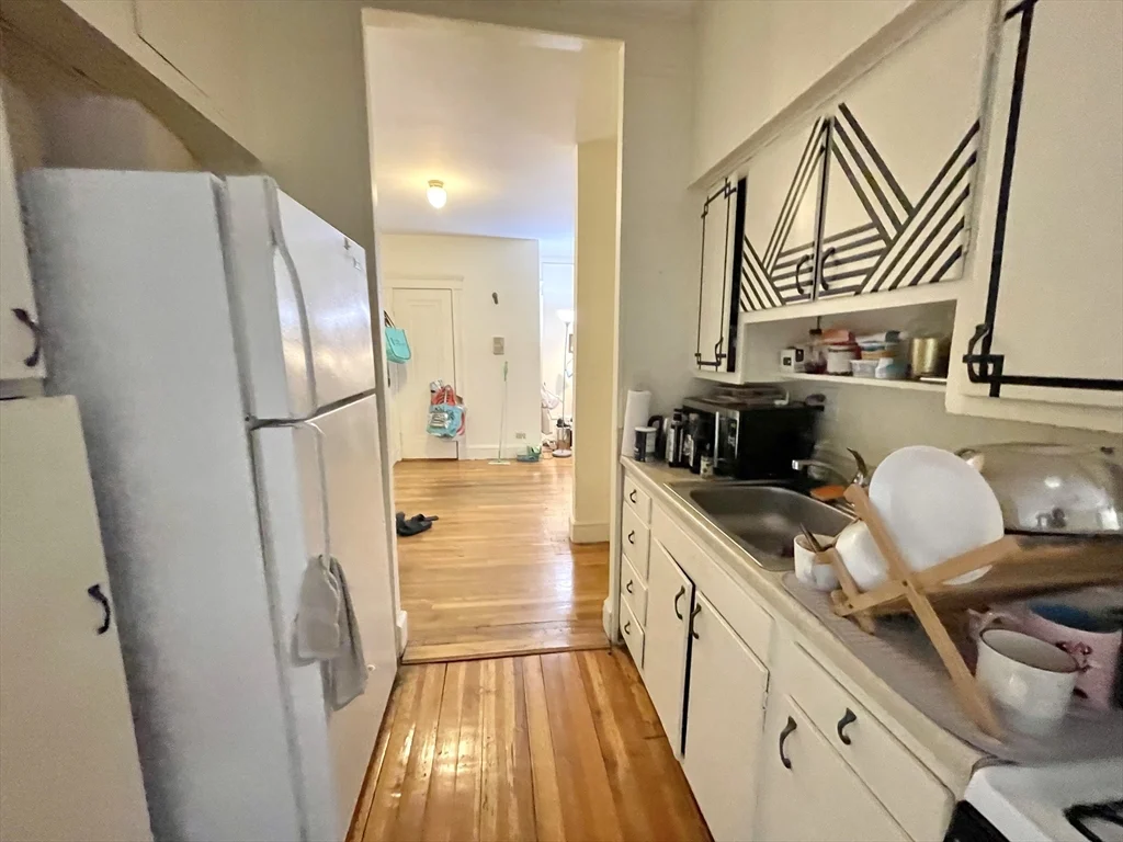 1 bed, 1 bath apartment for rent at 1999 Commonwealth Ave Unit 21, Brighton — photo 11 of 21