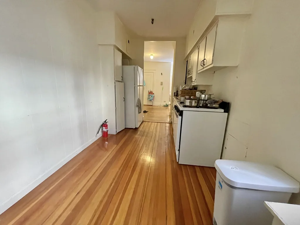 1 bed, 1 bath apartment for rent at 1999 Commonwealth Ave Unit 21, Brighton — photo 9 of 21