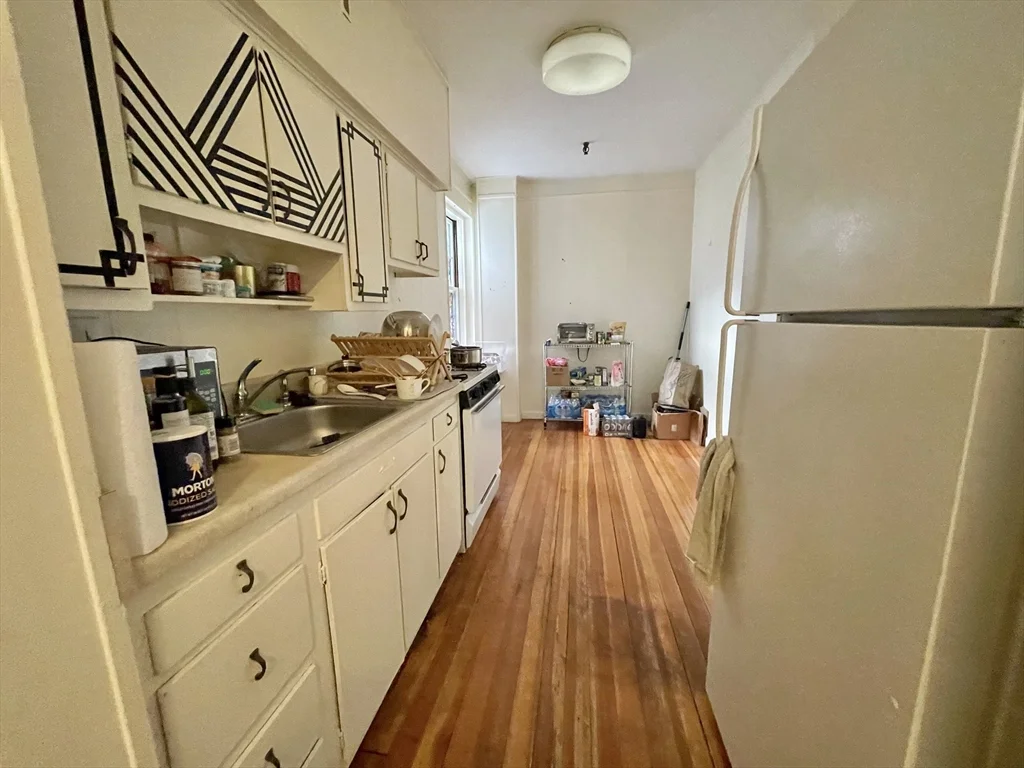 1 bed, 1 bath apartment for rent at 1999 Commonwealth Ave Unit 21, Brighton — photo 6 of 21