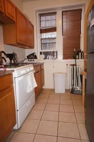 1 bed, 1 bath apartment for rent at 1999 Commonwealth Ave Unit 6, Boston — photo 2 of 10