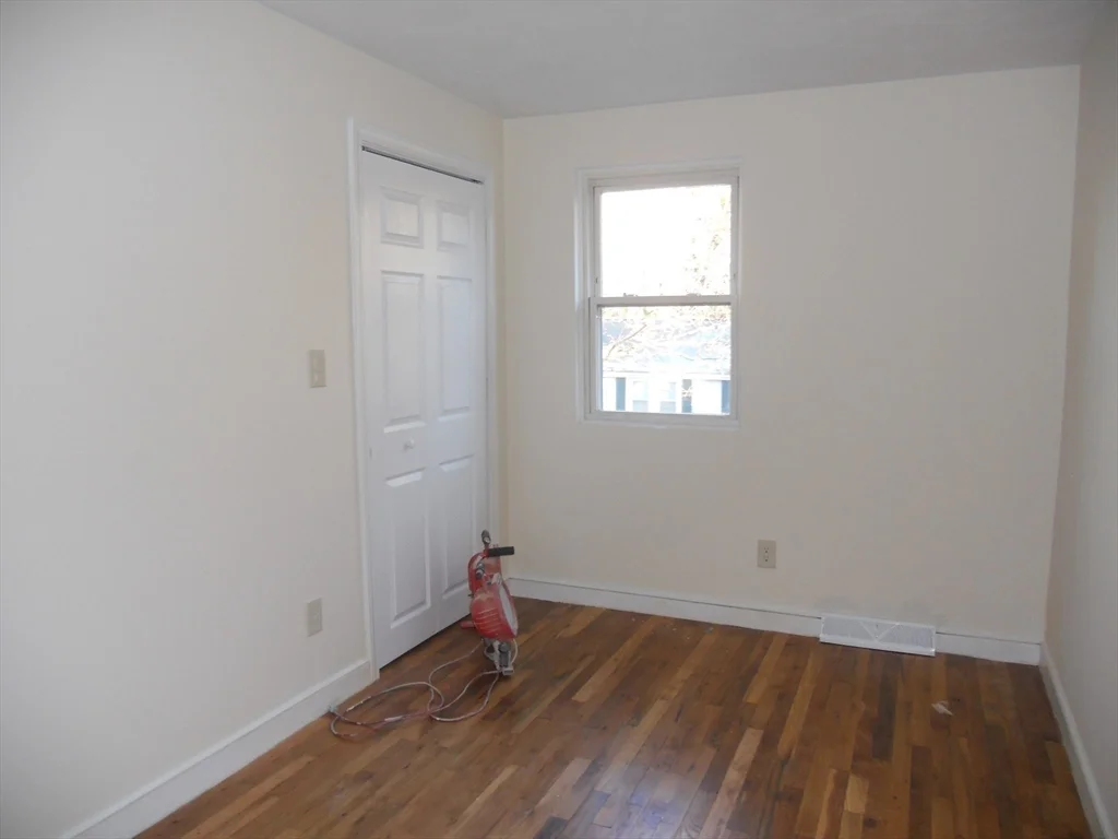 3 bed, 1 bath apartment for rent at 19A Brackett Rd Unit A, Framingham — photo 7 of 7