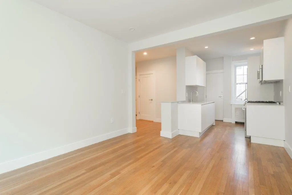1 bed, 1 bath apartment for rent at 19A Forest St Unit 22, Baldwin — photo 4 of 12