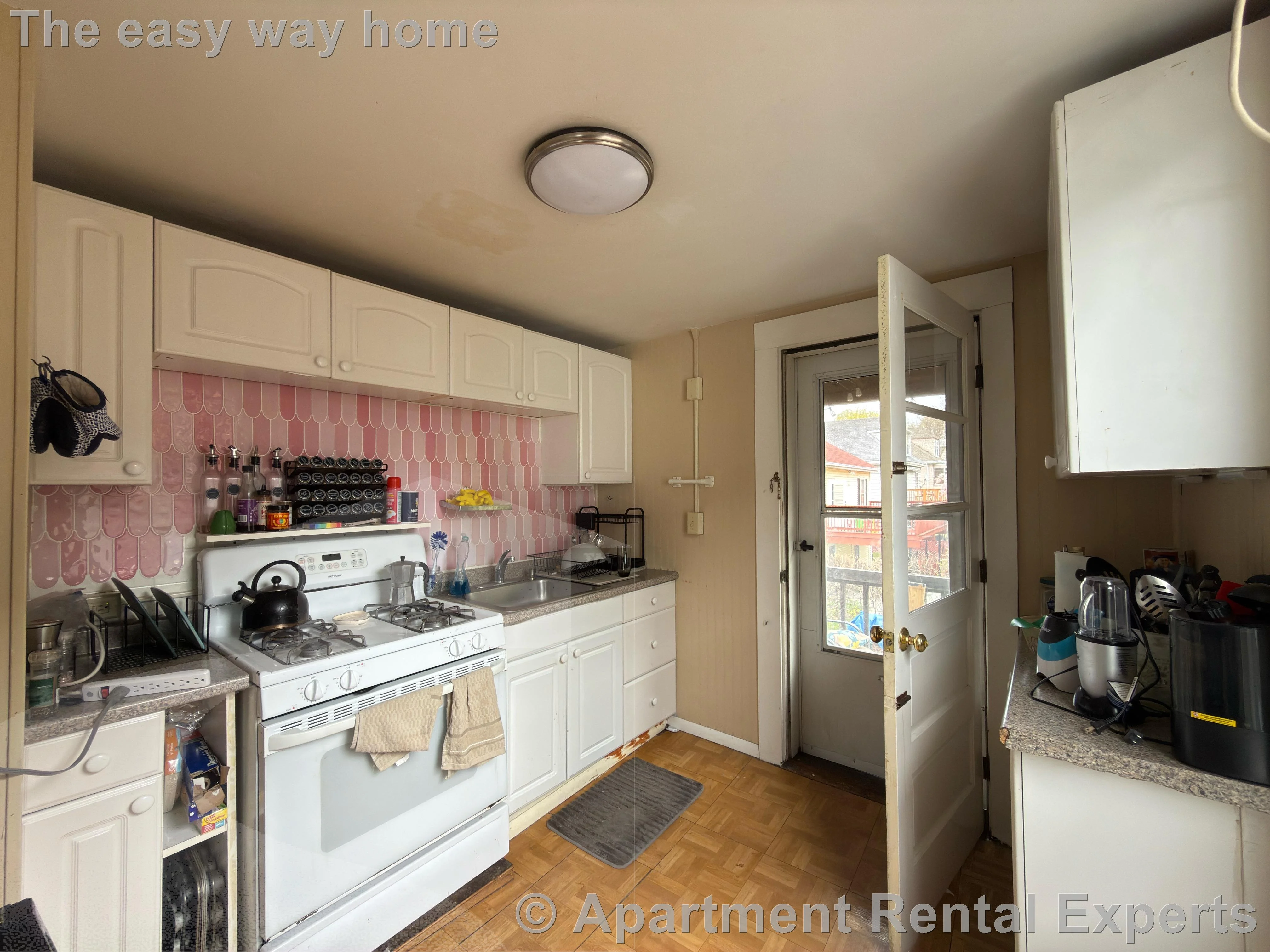 3 bed, 1 bath apartment for rent at 19B Strathmore Rd, Magoun Square — photo 11 of 22