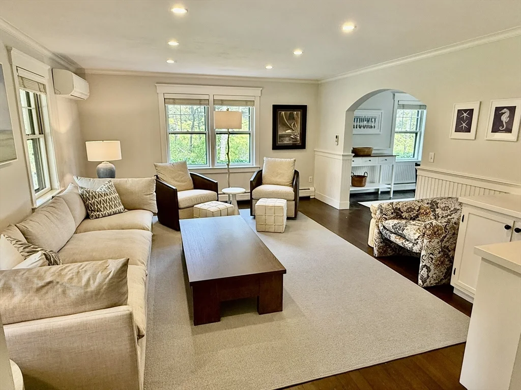 5 bed, 4+ bath apartment for rent at 1A Pochick Ave, Nantucket — photo 15 of 41