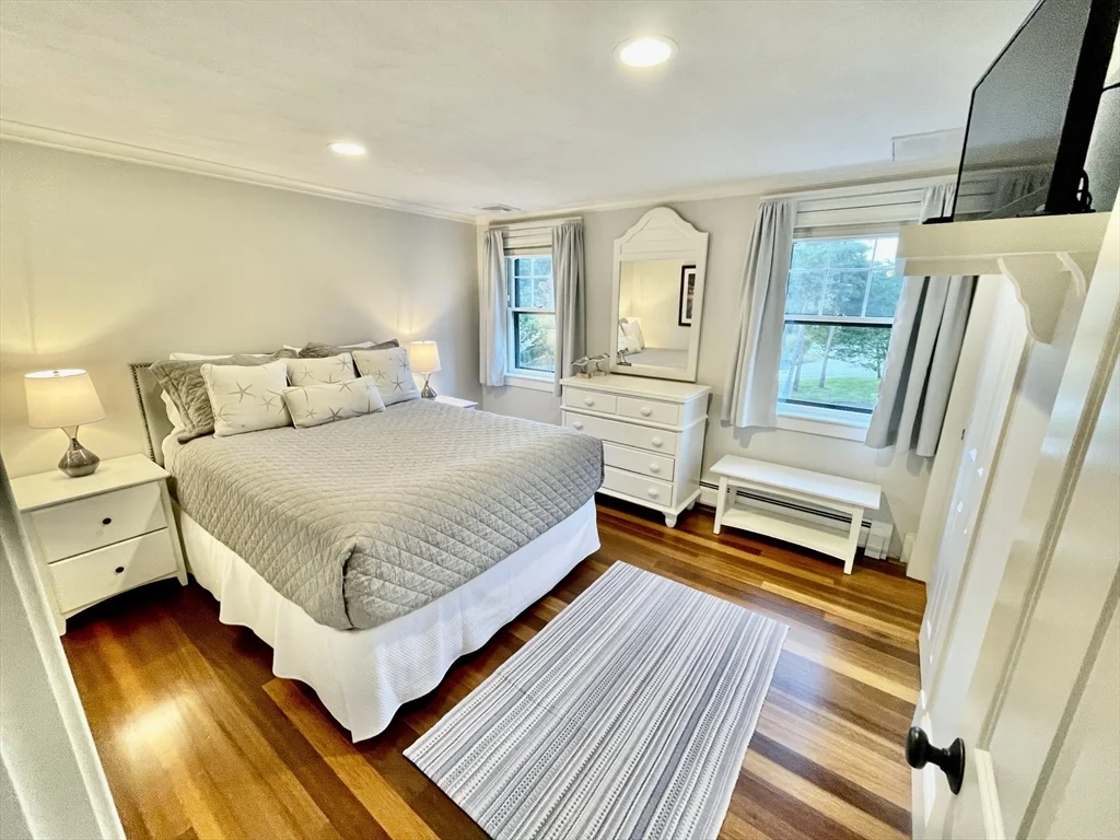 5 bed, 4+ bath apartment for rent at 1A Pochick Ave, Nantucket — photo 31 of 41