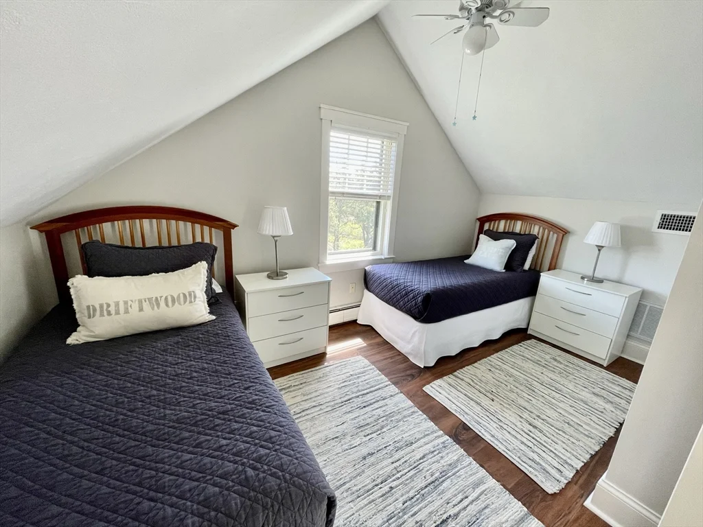 5 bed, 4+ bath apartment for rent at 1A Pochick Ave, Nantucket — photo 33 of 41