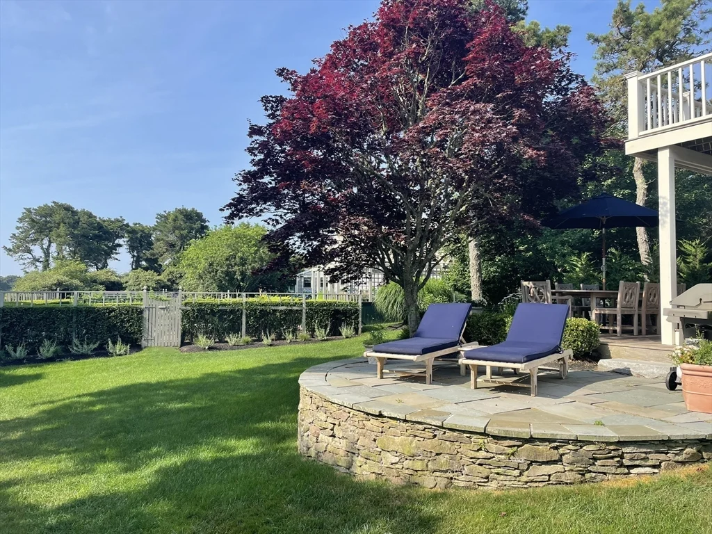 5 bed, 4+ bath apartment for rent at 1A Pochick Ave, Nantucket — photo 10 of 41