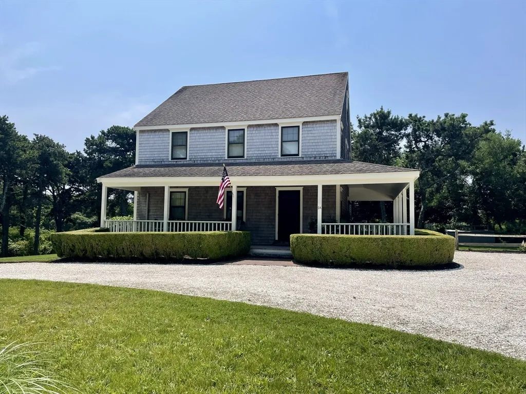 5 bed, 4+ bath apartment for rent at 1A Pochick Ave, Nantucket — photo 3 of 41