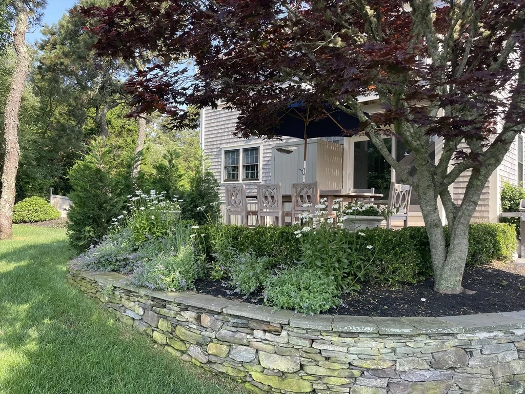 5 bed, 4+ bath apartment for rent at 1A Pochick Ave, Nantucket — photo 9 of 41