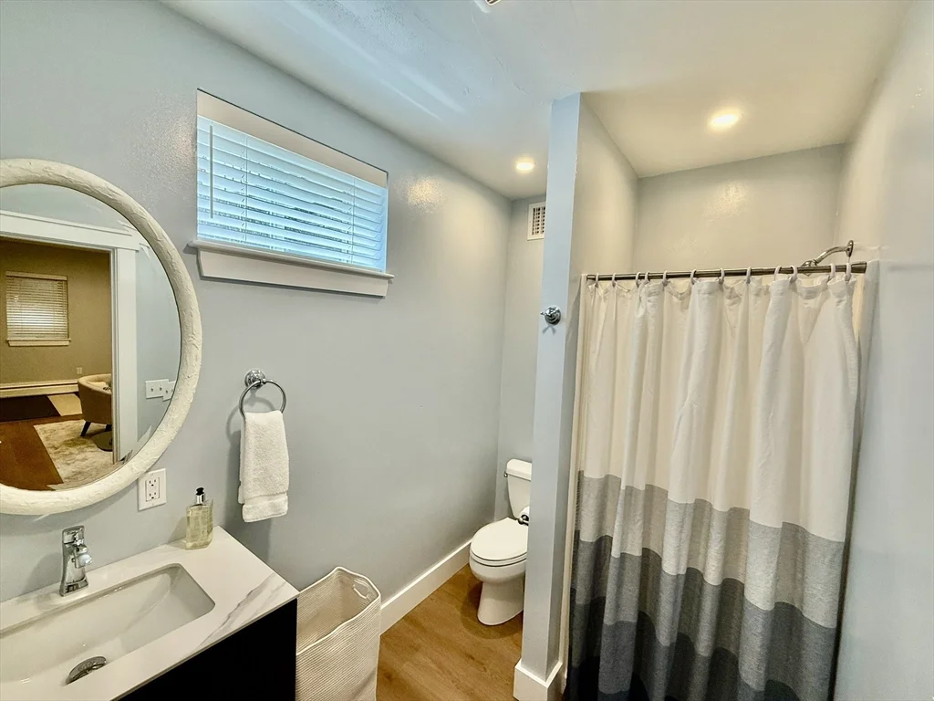 5 bed, 4+ bath apartment for rent at 1A Pochick Ave, Nantucket — photo 24 of 41
