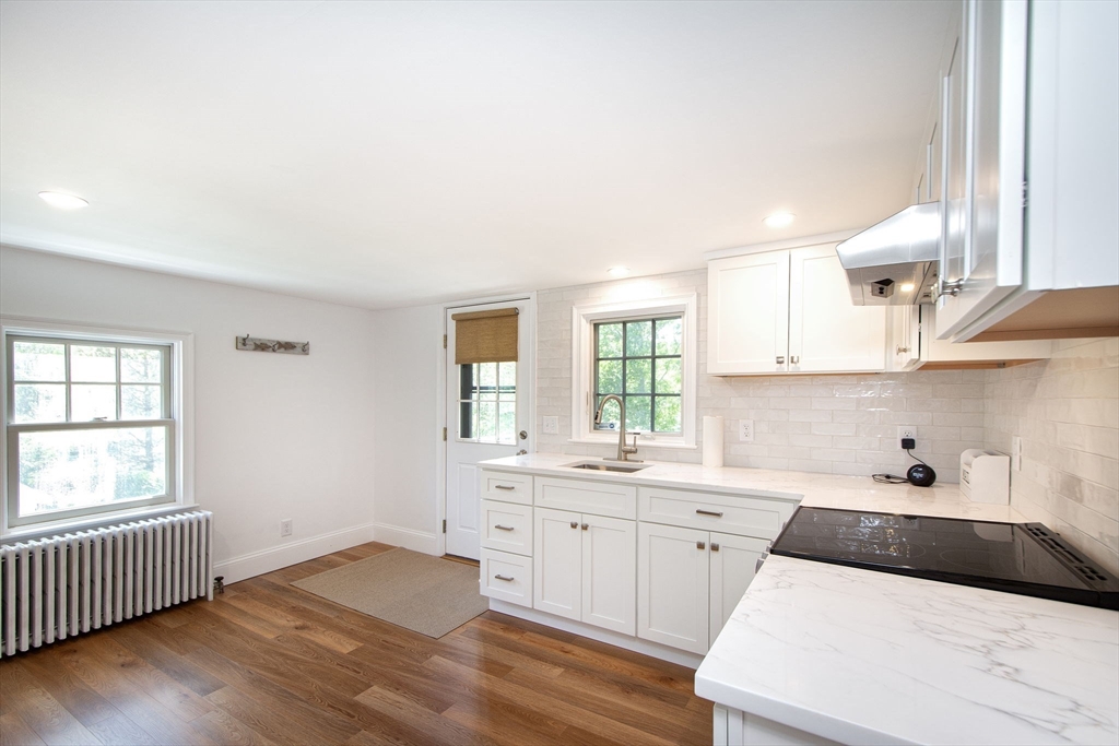 1 bed, 1 bath apartment for rent at 1A Roc Fall Rd Unit 2, Hingham — photo 3 of 15