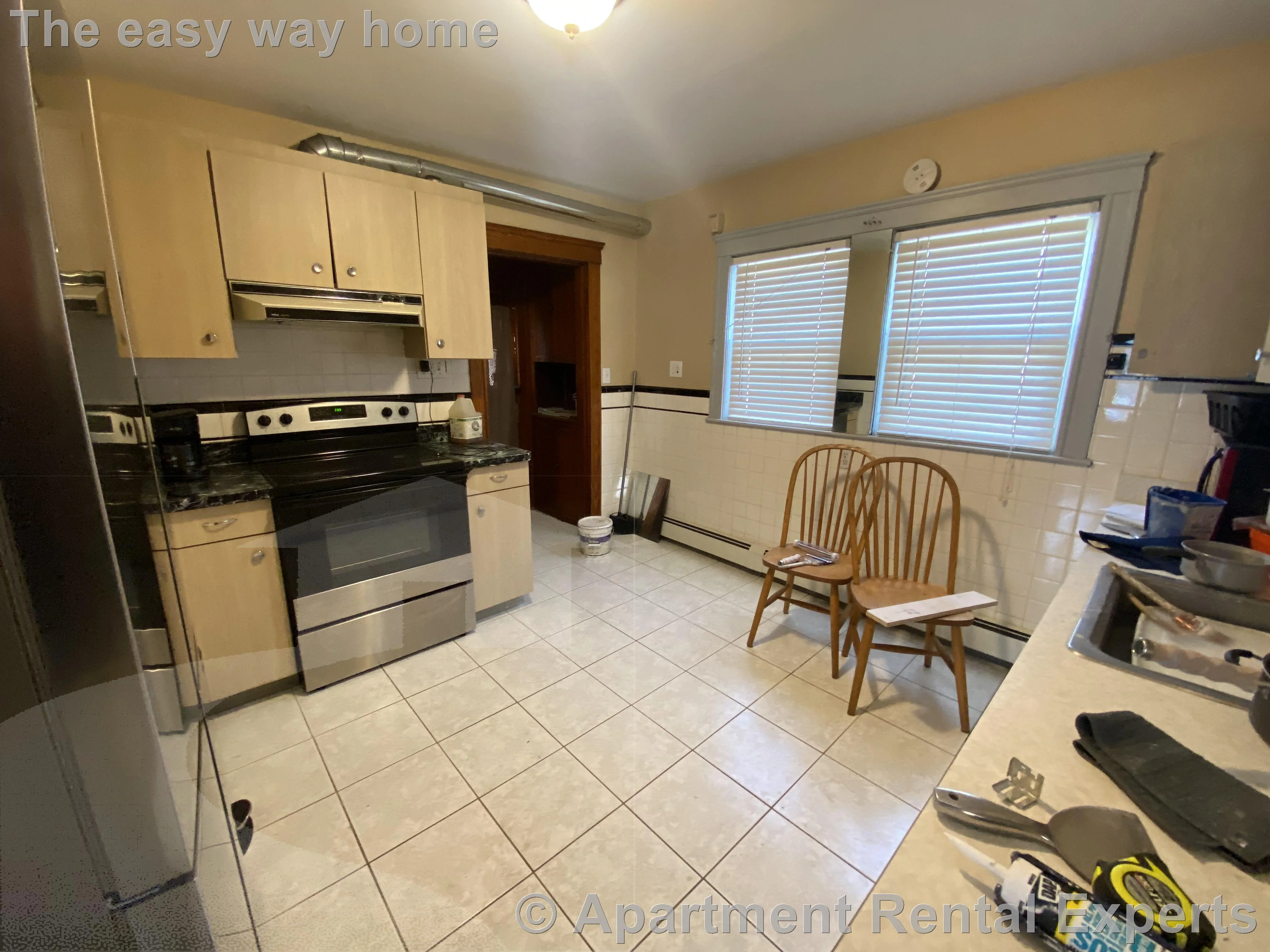 2 bed, 1 bath apartment for rent at 2-4 Goldsmith Ave Unit 1, Tufts — photo 1 of 16