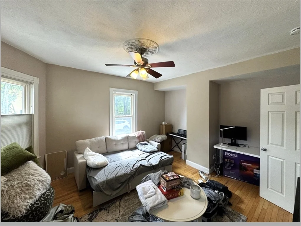 2 bed, 1 bath apartment for rent at 4 Hardwick St Unit 1, Wellington-Harrington — photo 4 of 18