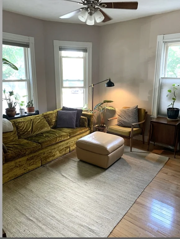 2 bed, 1 bath apartment for rent at 4 Hardwick St Unit 1, Wellington-Harrington — photo 11 of 18