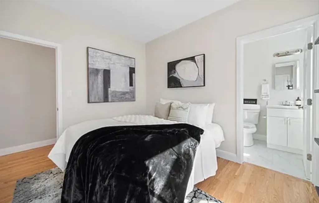 3 bed, 2 bath apartment for rent at 2-4 Hecla Unit 1, Dorchester — photo 3 of 9
