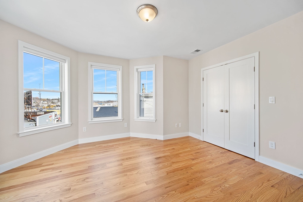 3 bed, 2 bath apartment for rent at 2-4 Hecla Unit 3, Dorchester — photo 27 of 36