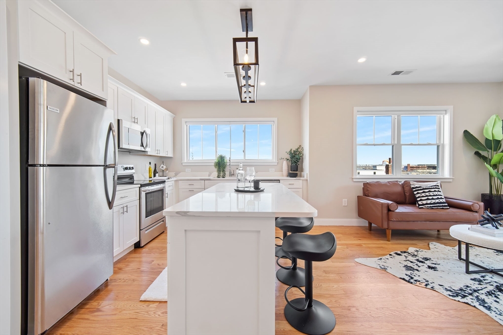 3 bed, 2 bath apartment for rent at 2-4 Hecla Unit 3, Dorchester — photo 16 of 36