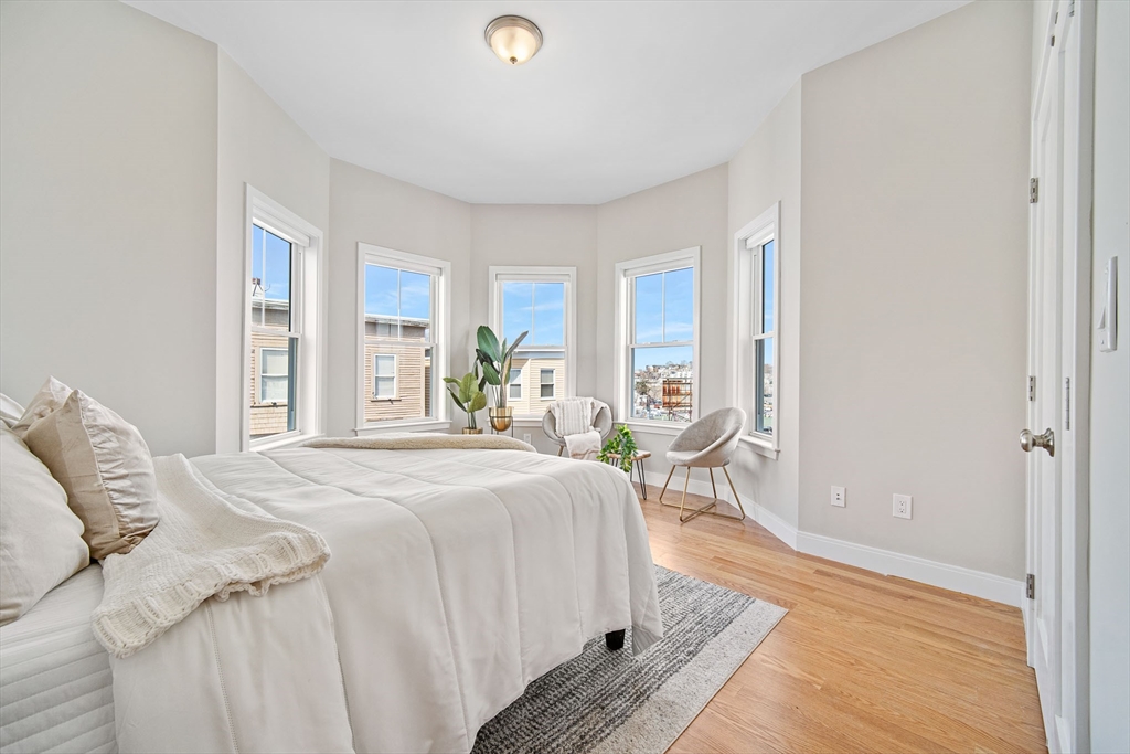 3 bed, 2 bath apartment for rent at 2-4 Hecla Unit 3, Dorchester — photo 4 of 36